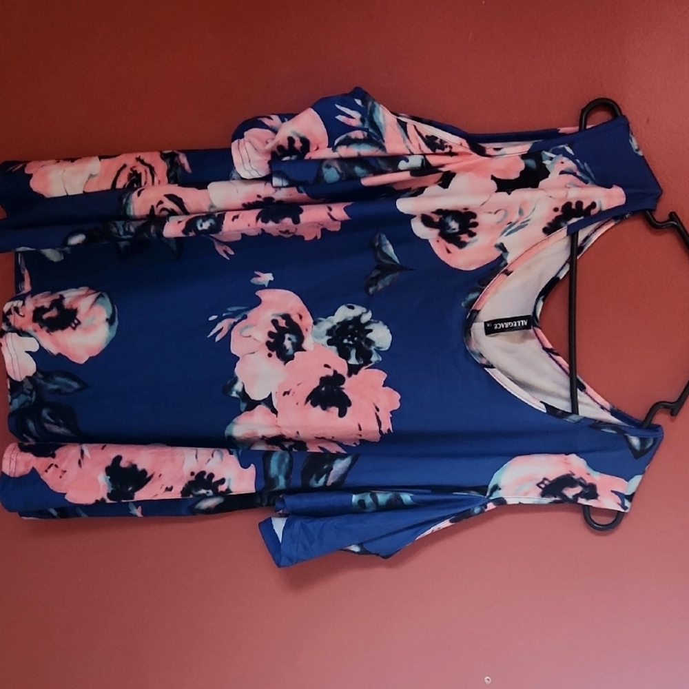 Cold Shoulder Short Sleeve Floral Top